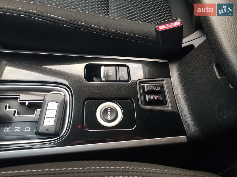 Внедорожник / Кроссовер Mitsubishi Outlander 2016 в Луцке фото 12 Внедорожник / Кроссовер Mitsubishi Outlander 2016 в Луцке