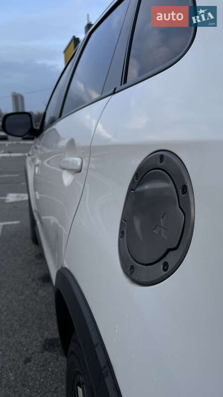 Внедорожник / Кроссовер Mitsubishi Outlander 2017 в Киеве