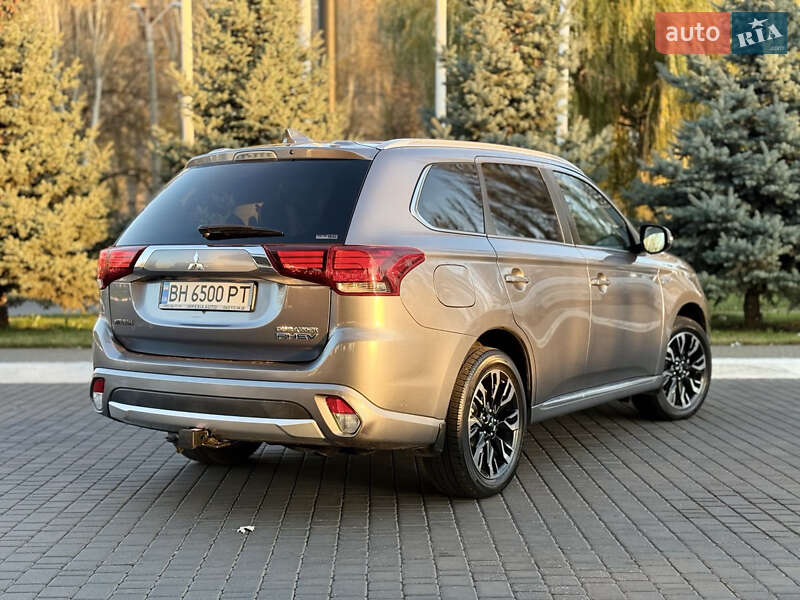 Позашляховик / Кросовер Mitsubishi Outlander 2018 в Одесі
