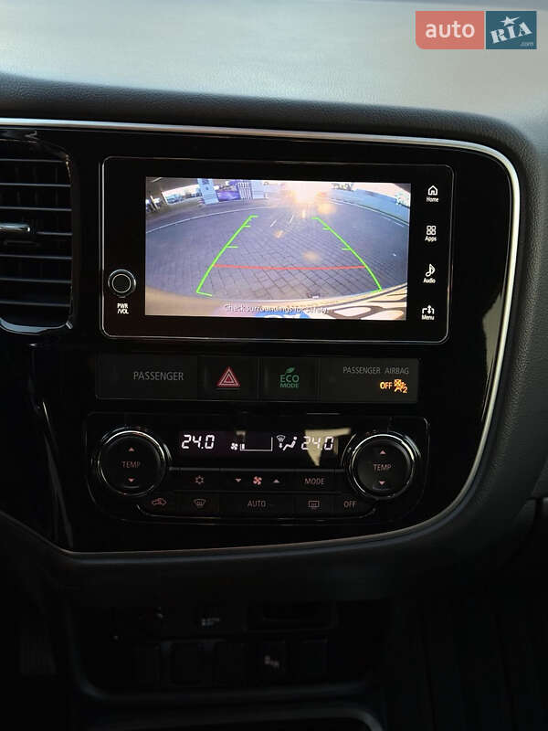 Позашляховик / Кросовер Mitsubishi Outlander 2018 в Одесі