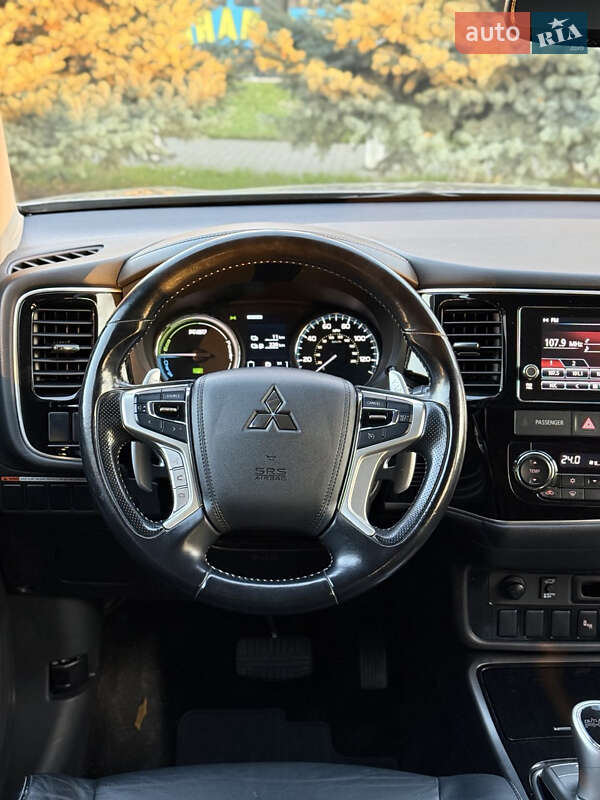 Позашляховик / Кросовер Mitsubishi Outlander 2018 в Одесі