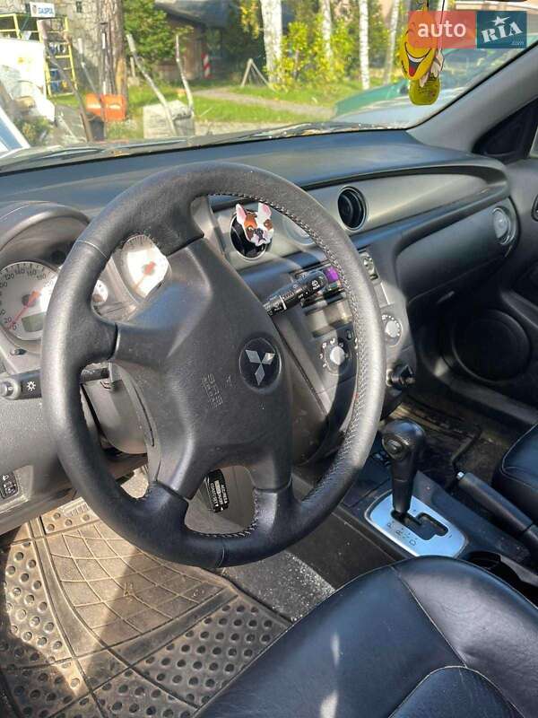 Внедорожник / Кроссовер Mitsubishi Outlander 2006 в Киеве