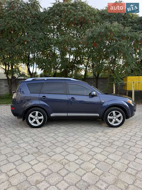 Внедорожник / Кроссовер Mitsubishi Outlander 2008 в Ровно фото 4 Внедорожник / Кроссовер Mitsubishi Outlander 2008 в Ровно