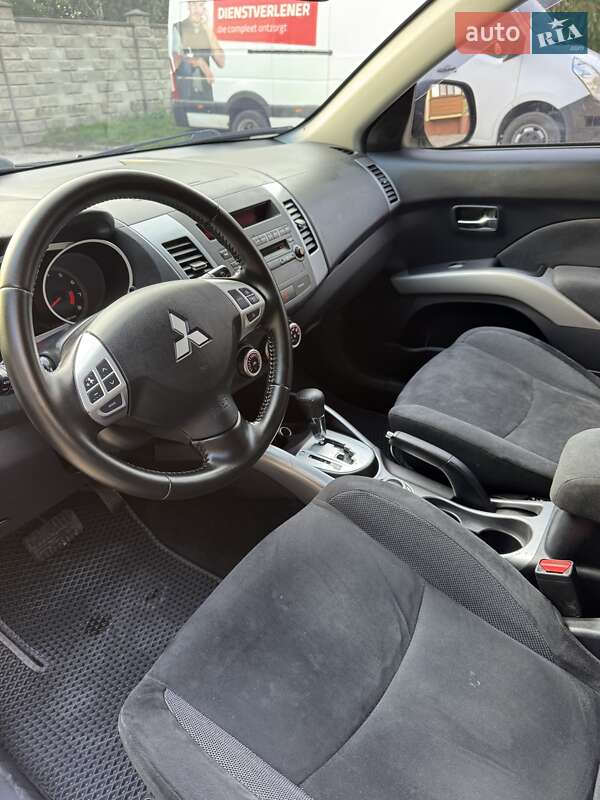 Внедорожник / Кроссовер Mitsubishi Outlander 2008 в Ровно фото 9 Внедорожник / Кроссовер Mitsubishi Outlander 2008 в Ровно