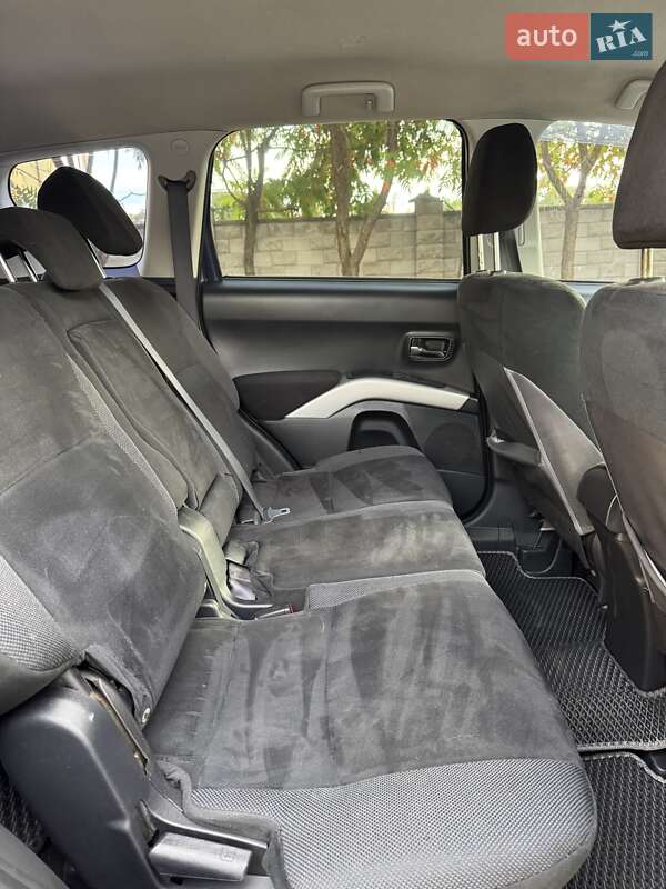 Внедорожник / Кроссовер Mitsubishi Outlander 2008 в Ровно фото 14 Внедорожник / Кроссовер Mitsubishi Outlander 2008 в Ровно
