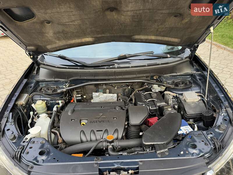 Внедорожник / Кроссовер Mitsubishi Outlander 2008 в Ровно фото 22 Внедорожник / Кроссовер Mitsubishi Outlander 2008 в Ровно