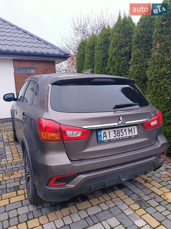 Внедорожник / Кроссовер Mitsubishi Outlander 2018 в Киеве