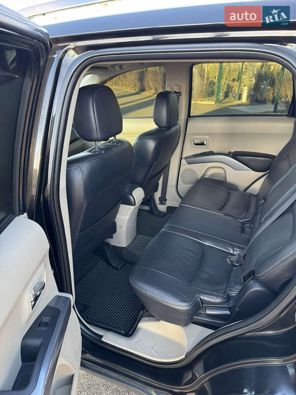 Внедорожник / Кроссовер Mitsubishi Outlander 2008 в Киеве