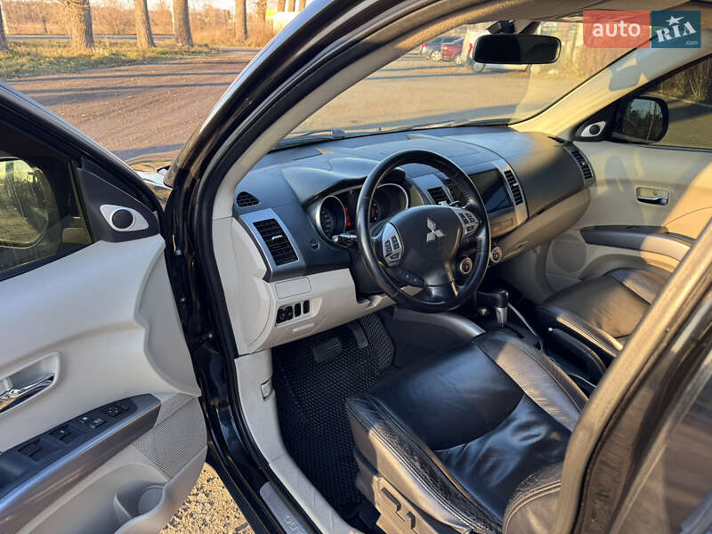 Внедорожник / Кроссовер Mitsubishi Outlander 2008 в Киеве