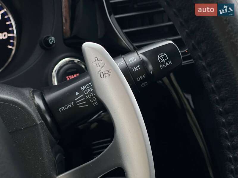 Внедорожник / Кроссовер Mitsubishi Outlander 2015 в Киеве