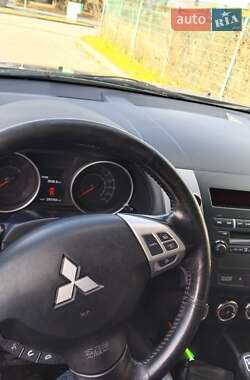 Внедорожник / Кроссовер Mitsubishi Outlander 2010 в Ивано-Франковске