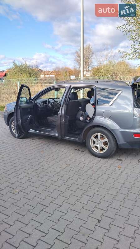 Внедорожник / Кроссовер Mitsubishi Outlander 2010 в Ивано-Франковске