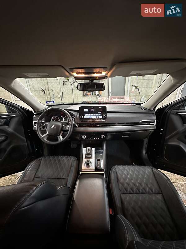 Внедорожник / Кроссовер Mitsubishi Outlander 2022 в Харькове фото 13 Внедорожник / Кроссовер Mitsubishi Outlander 2022 в Харькове