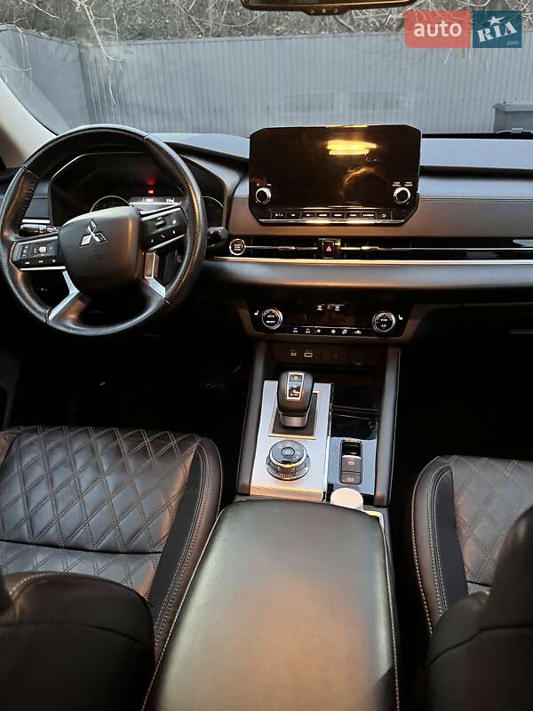 Позашляховик / Кросовер Mitsubishi Outlander 2022 в Харкові