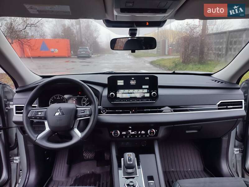 Внедорожник / Кроссовер Mitsubishi Outlander 2021 в Киеве