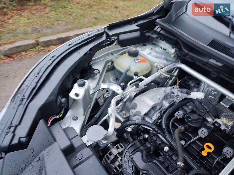 Внедорожник / Кроссовер Mitsubishi Outlander 2021 в Киеве