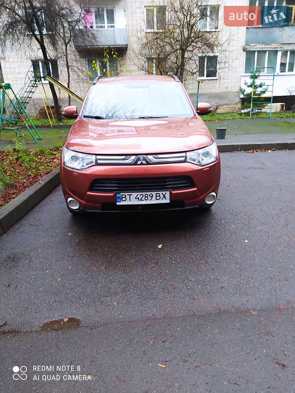 Внедорожник / Кроссовер Mitsubishi Outlander 2013 в Виннице
