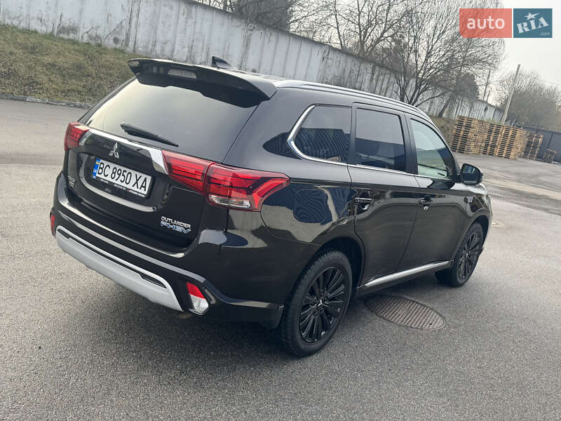 Внедорожник / Кроссовер Mitsubishi Outlander 2019 в Львове