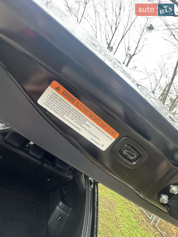 Внедорожник / Кроссовер Mitsubishi Outlander 2019 в Львове