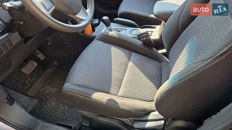 Позашляховик / Кросовер Mitsubishi Outlander 2016 в Харкові