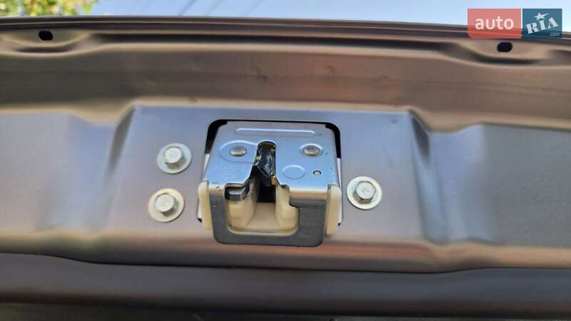 Позашляховик / Кросовер Mitsubishi Outlander 2016 в Харкові