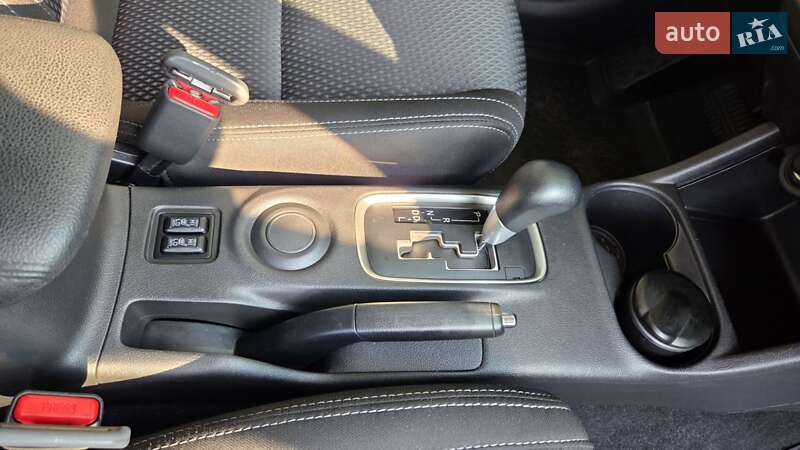 Позашляховик / Кросовер Mitsubishi Outlander 2016 в Харкові