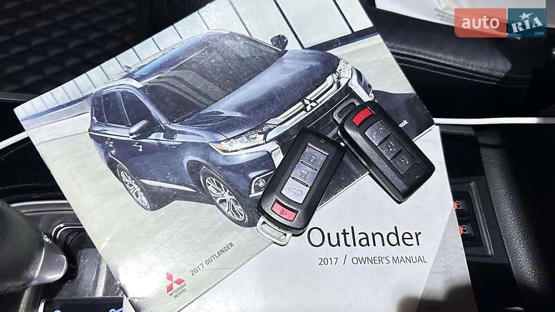 Внедорожник / Кроссовер Mitsubishi Outlander 2016 в Киеве