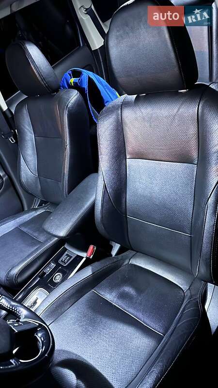 Внедорожник / Кроссовер Mitsubishi Outlander 2016 в Киеве