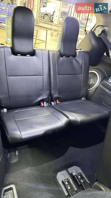 Внедорожник / Кроссовер Mitsubishi Outlander 2016 в Киеве