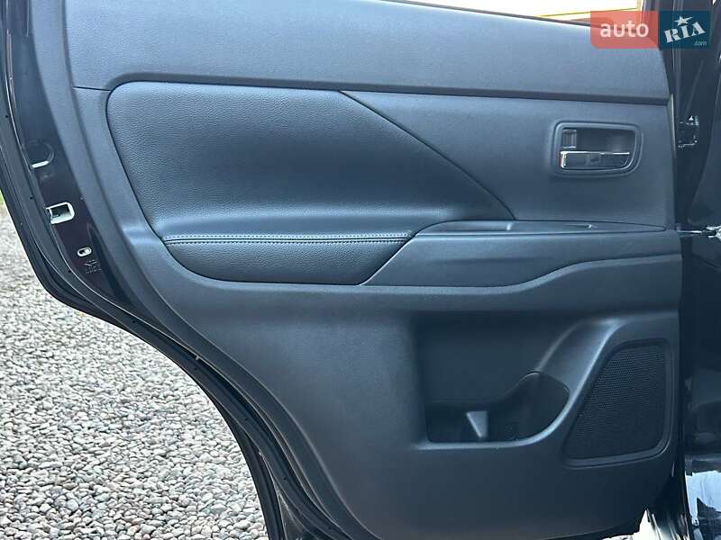 Внедорожник / Кроссовер Mitsubishi Outlander 2014 в Одессе