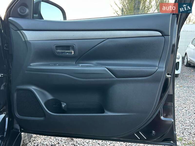 Внедорожник / Кроссовер Mitsubishi Outlander 2014 в Одессе