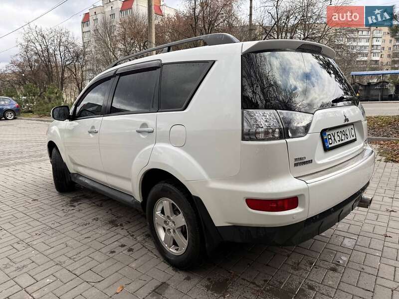 Внедорожник / Кроссовер Mitsubishi Outlander 2011 в Хмельницком