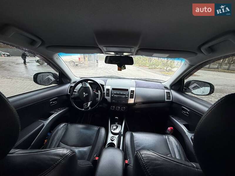 Внедорожник / Кроссовер Mitsubishi Outlander 2011 в Хмельницком