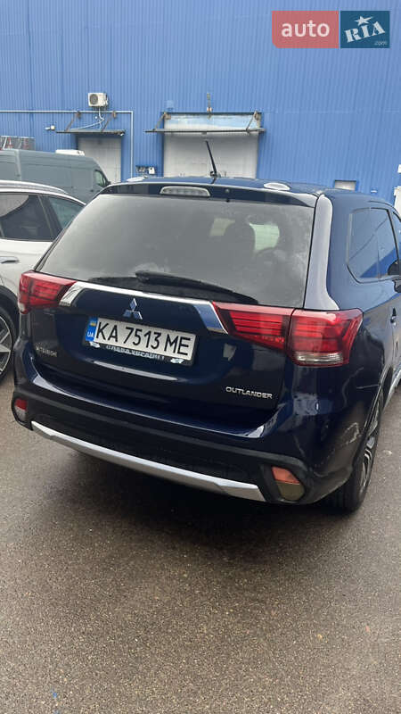 Позашляховик / Кросовер Mitsubishi Outlander 2015 в Києві