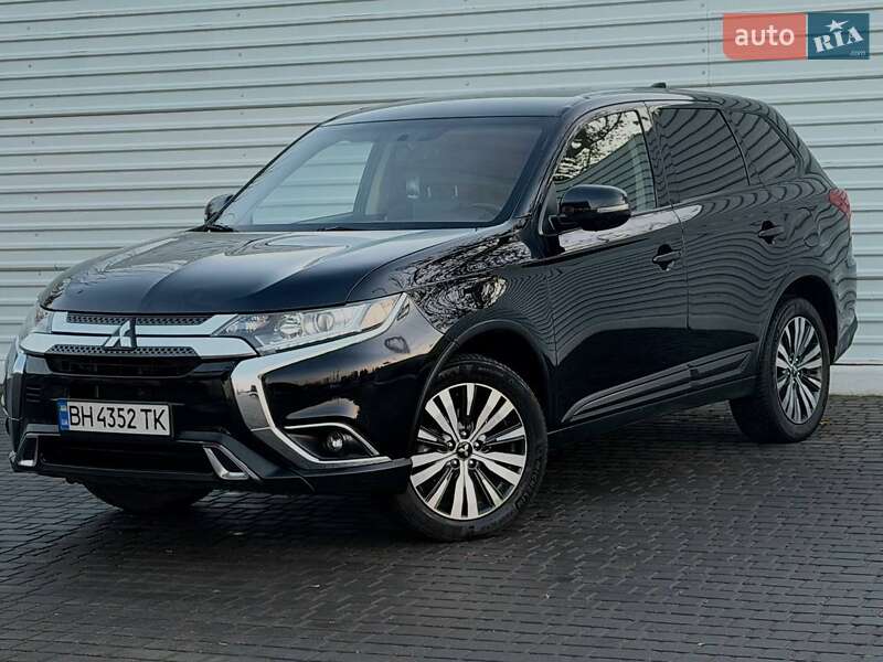 Внедорожник / Кроссовер Mitsubishi Outlander 2019 в Одессе