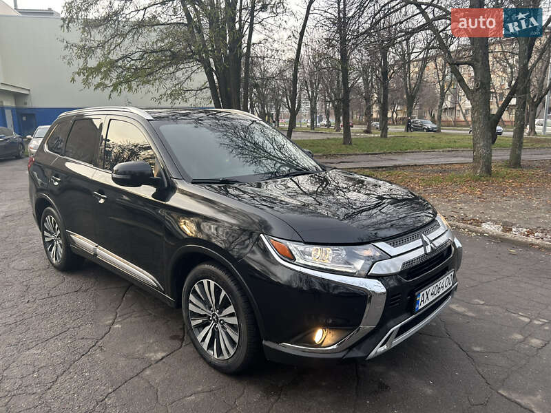 Внедорожник / Кроссовер Mitsubishi Outlander 2019 в Харькове фото 4 Внедорожник / Кроссовер Mitsubishi Outlander 2019 в Харькове