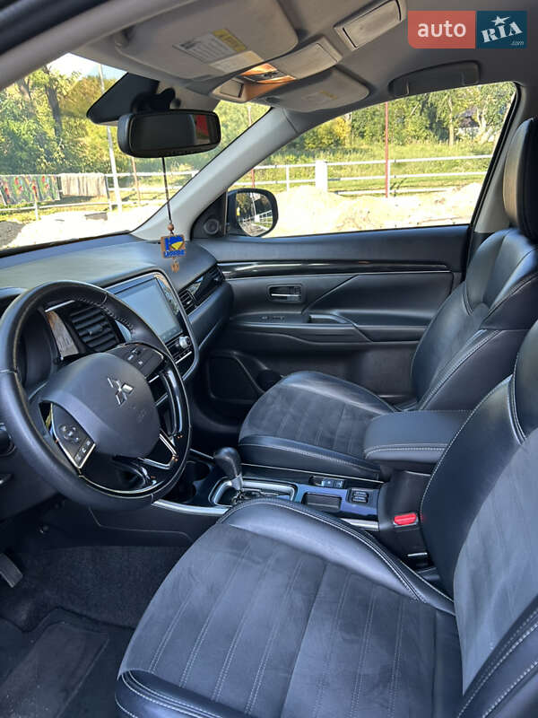 Внедорожник / Кроссовер Mitsubishi Outlander 2019 в Харькове фото 8 Внедорожник / Кроссовер Mitsubishi Outlander 2019 в Харькове