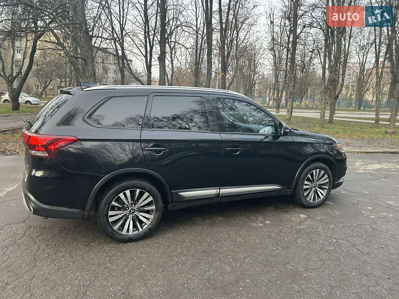 Внедорожник / Кроссовер Mitsubishi Outlander 2019 в Харькове фото 7 Внедорожник / Кроссовер Mitsubishi Outlander 2019 в Харькове
