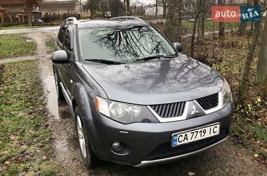 Позашляховик / Кросовер Mitsubishi Outlander 2009 в Звенигородці
