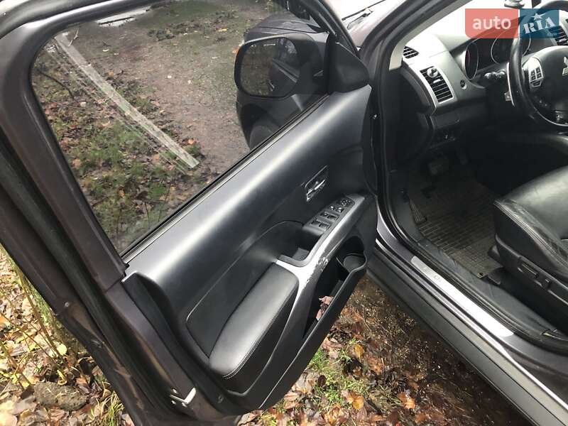 Внедорожник / Кроссовер Mitsubishi Outlander 2009 в Звенигородке