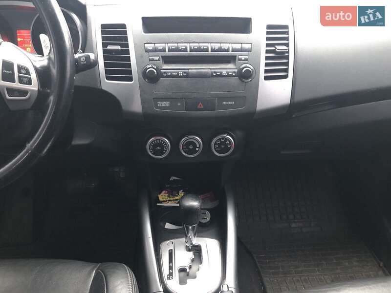 Внедорожник / Кроссовер Mitsubishi Outlander 2009 в Звенигородке