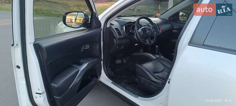 Внедорожник / Кроссовер Mitsubishi Outlander 2008 в Березовке