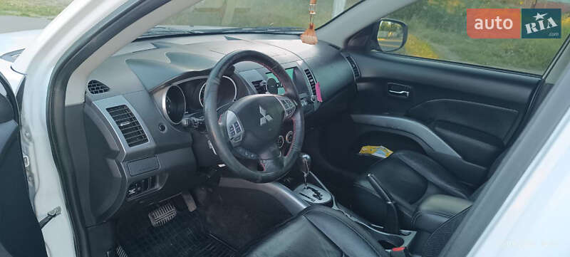 Внедорожник / Кроссовер Mitsubishi Outlander 2008 в Березовке