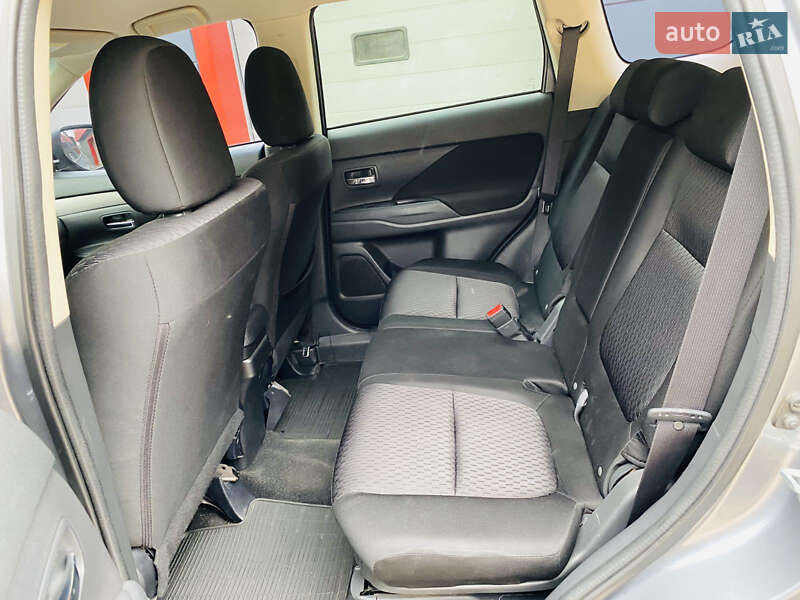 Позашляховик / Кросовер Mitsubishi Outlander 2012 в Харкові