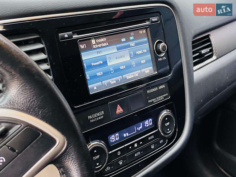 Позашляховик / Кросовер Mitsubishi Outlander 2012 в Харкові