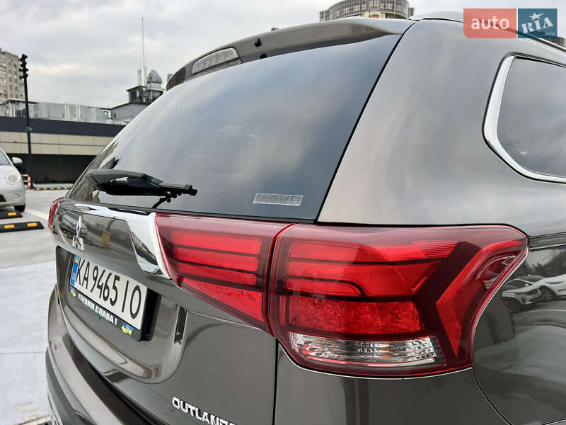 Внедорожник / Кроссовер Mitsubishi Outlander 2018 в Киеве