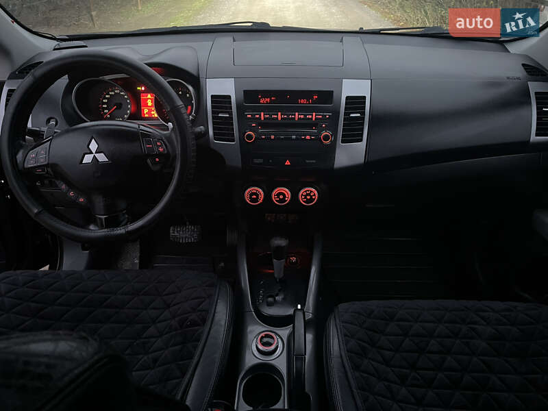 Внедорожник / Кроссовер Mitsubishi Outlander 2007 в Николаеве