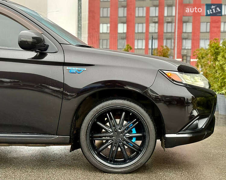 Внедорожник / Кроссовер Mitsubishi Outlander 2018 в Киеве