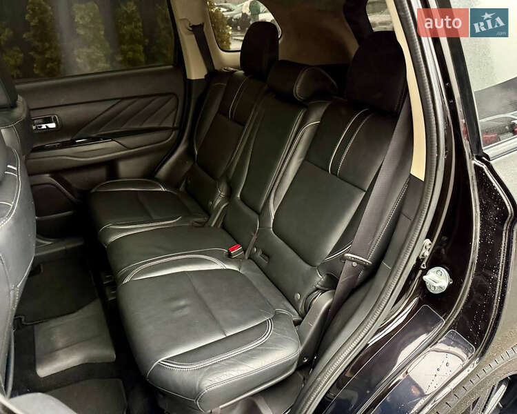 Внедорожник / Кроссовер Mitsubishi Outlander 2018 в Киеве