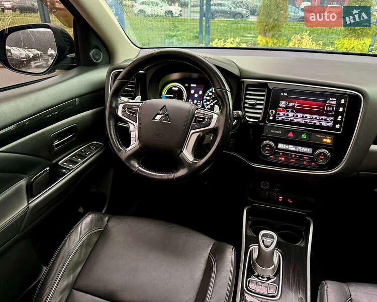 Внедорожник / Кроссовер Mitsubishi Outlander 2018 в Киеве